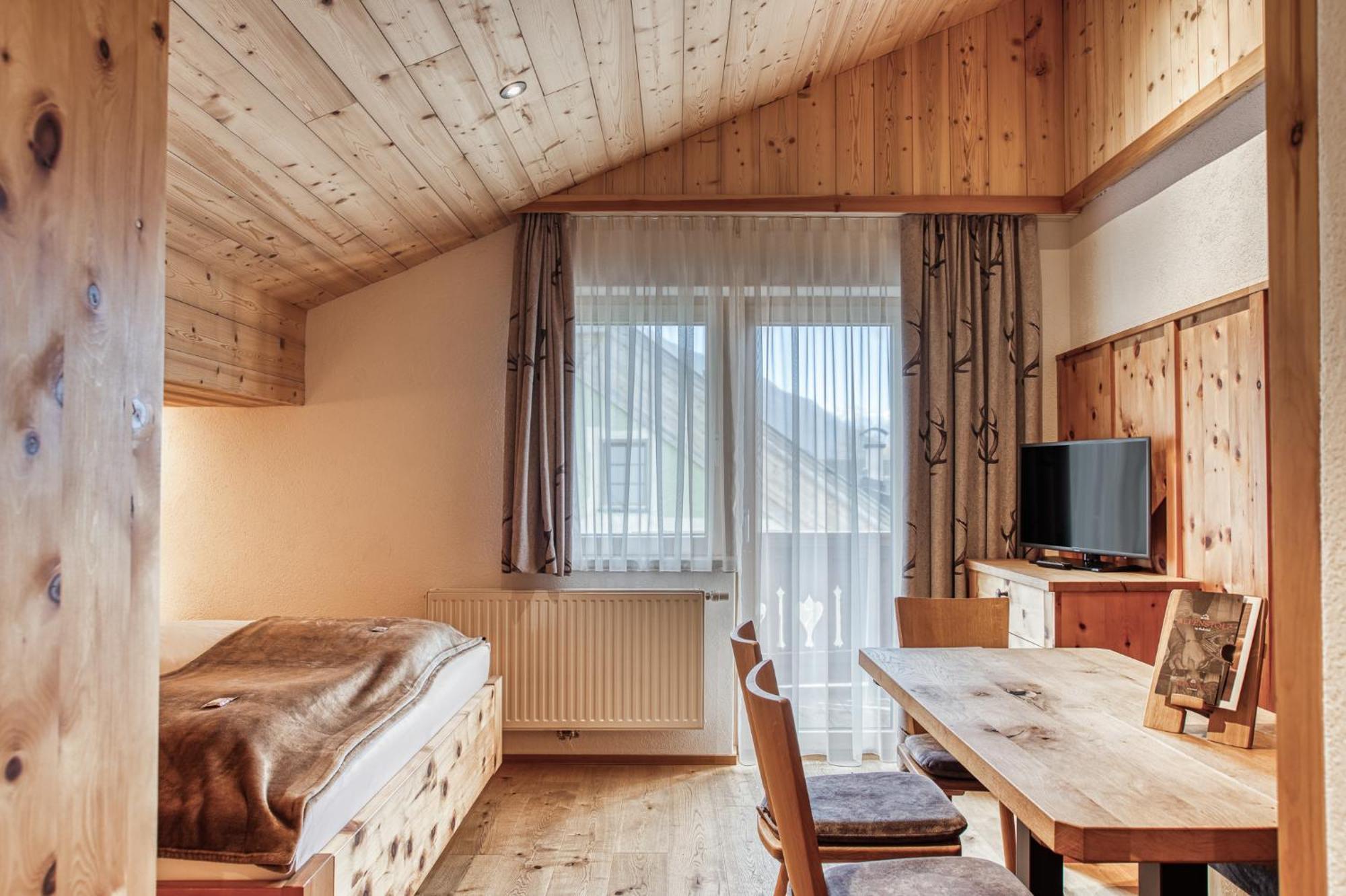 Hotel Alpenstolz Mieders Habitación foto