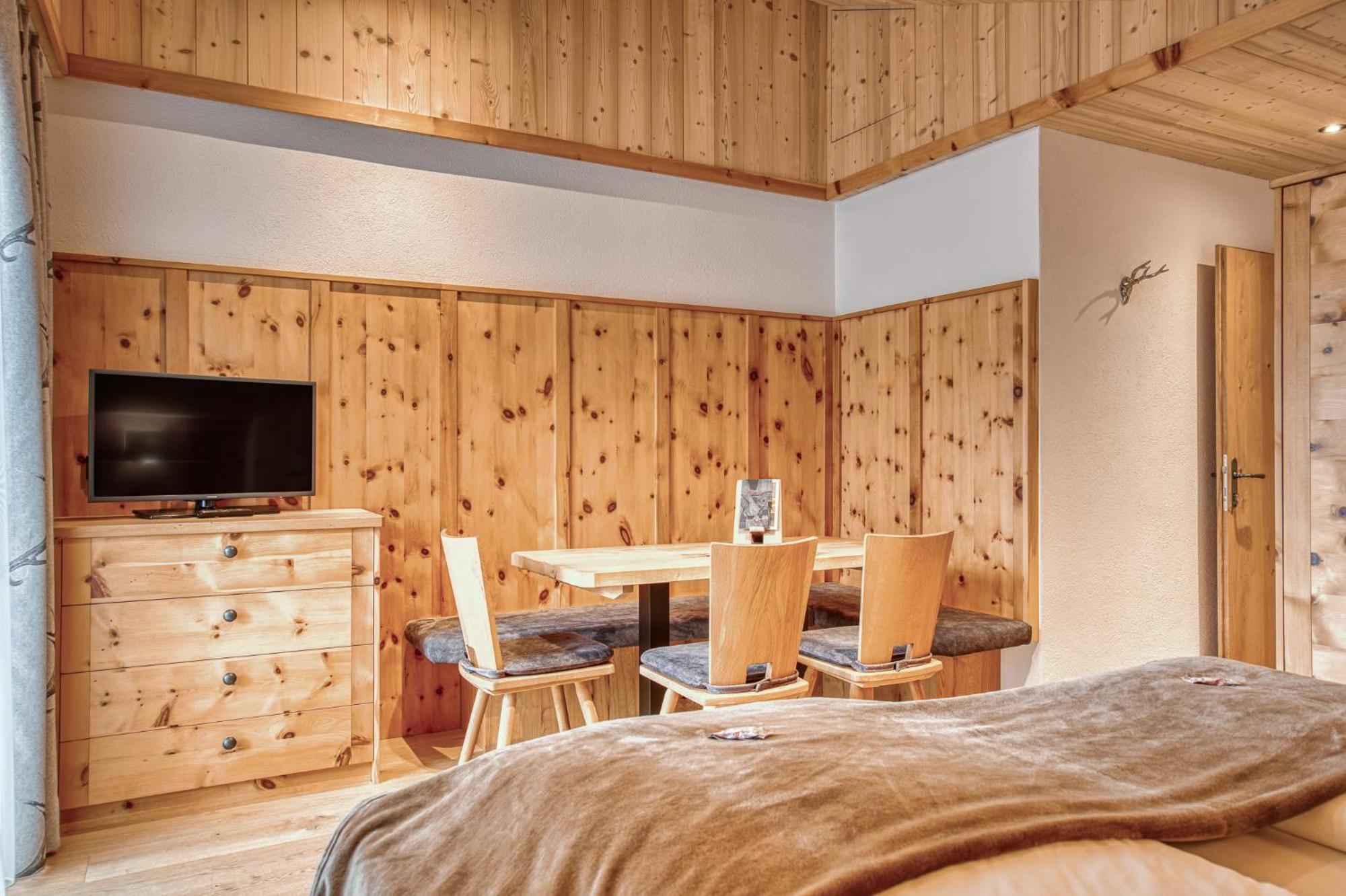 Hotel Alpenstolz Mieders Habitación foto